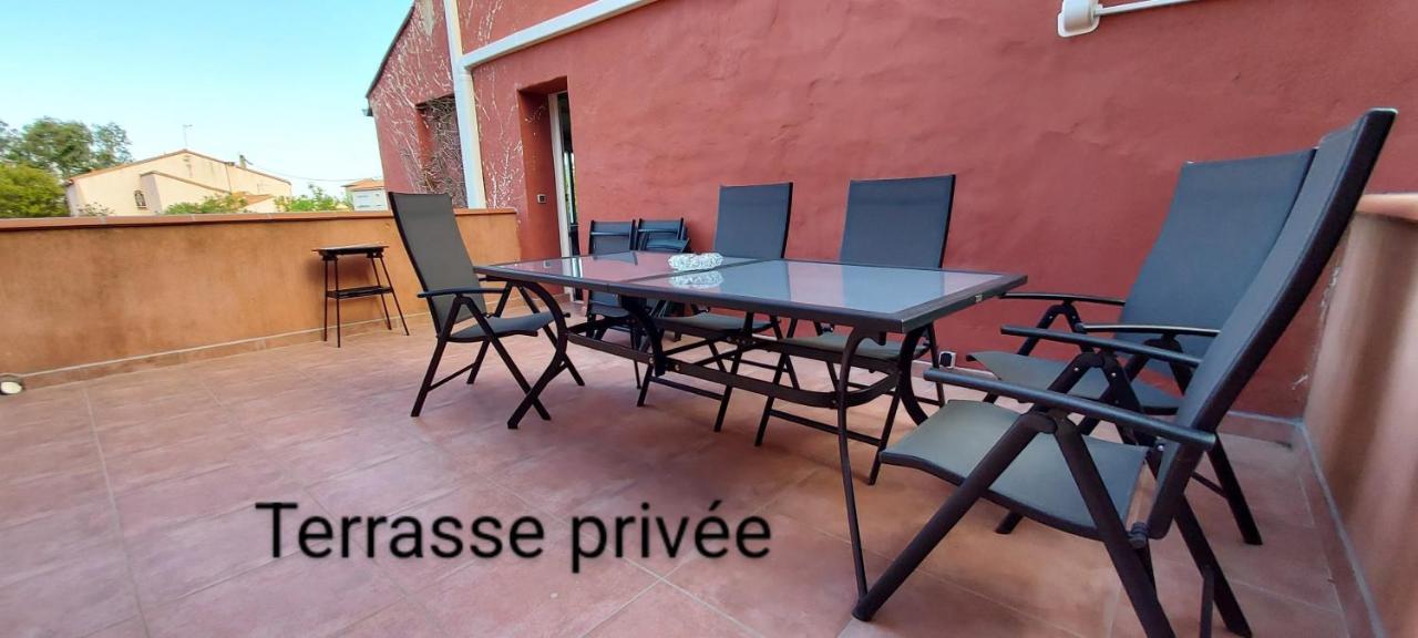 Le Barcares Logement Climatise Pour 6 Personnes, Draps Et Serviettes Non Fournis Air-Conditioned Accommodation For 6 People, Sheets And Towels Not Provided Alojamiento Con Aire Acondicionado Para 6 Personas, Sabanas Y Toallas No Incluidas Luaran gambar
