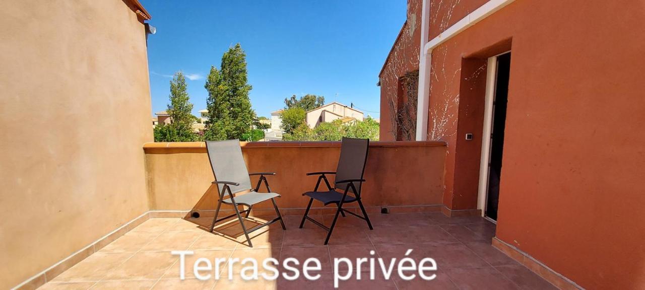 Le Barcares Logement Climatise Pour 6 Personnes, Draps Et Serviettes Non Fournis Air-Conditioned Accommodation For 6 People, Sheets And Towels Not Provided Alojamiento Con Aire Acondicionado Para 6 Personas, Sabanas Y Toallas No Incluidas Luaran gambar