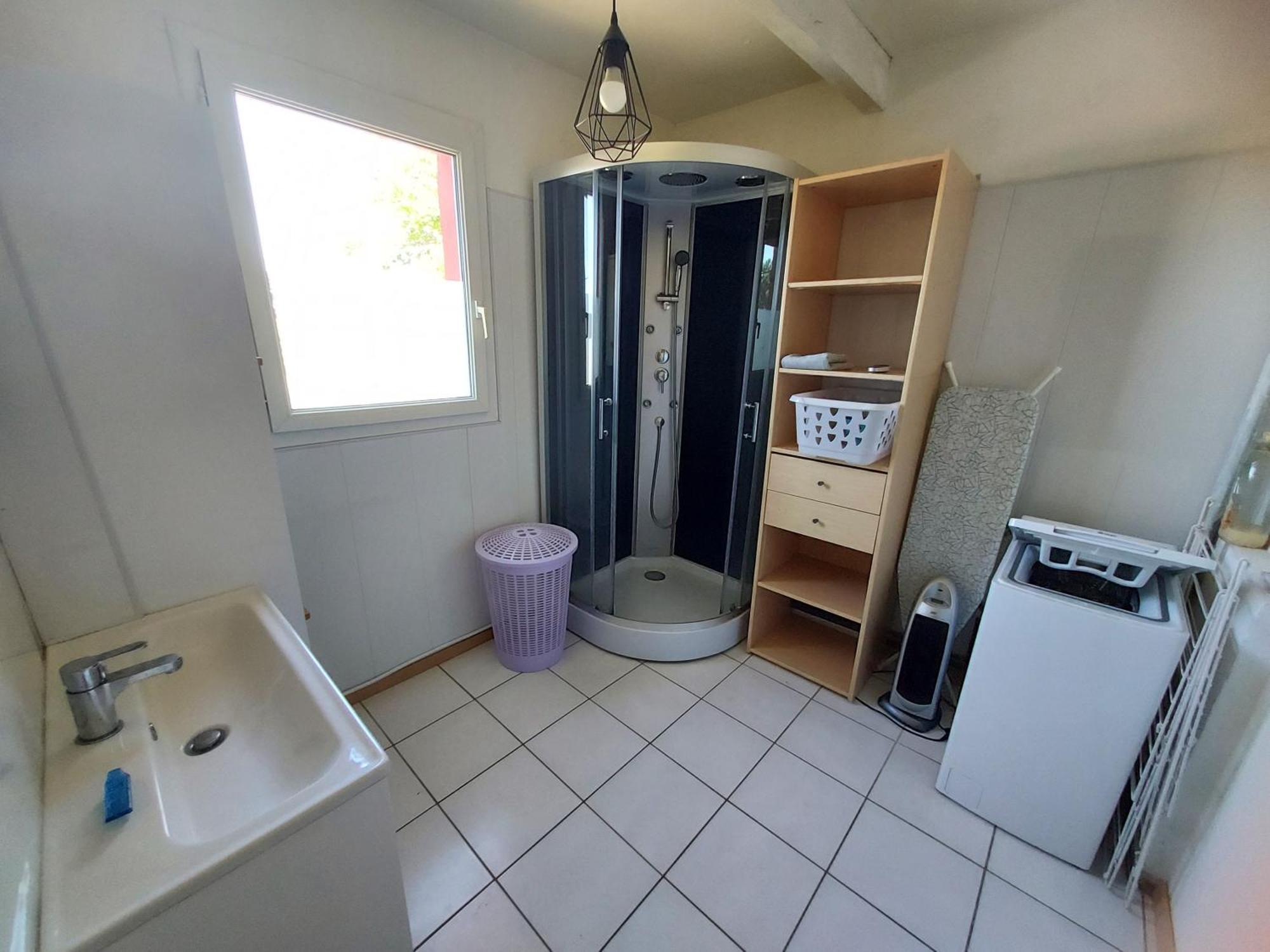 Le Barcares Logement Climatise Pour 6 Personnes, Draps Et Serviettes Non Fournis Air-Conditioned Accommodation For 6 People, Sheets And Towels Not Provided Alojamiento Con Aire Acondicionado Para 6 Personas, Sabanas Y Toallas No Incluidas Luaran gambar